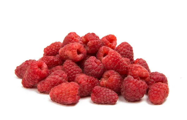 Frische Himbeeren isoliert — Stockfoto