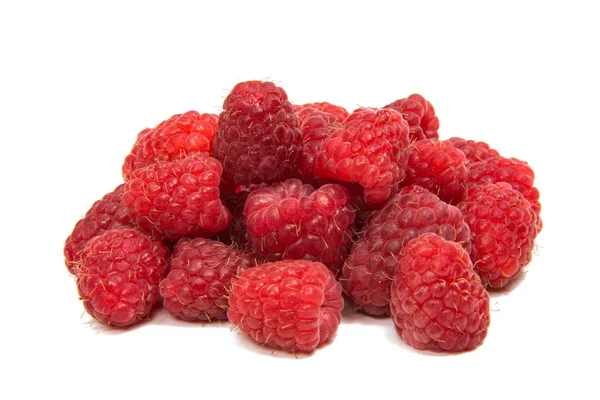 Frische Himbeeren isoliert — Stockfoto