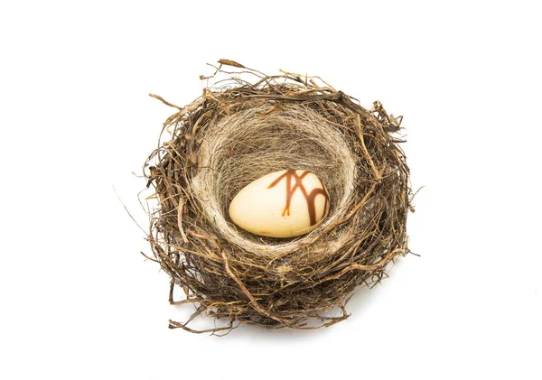 Bird's nest with chocolate easter eggs — Stock Photo, Image