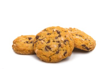 bisküvi ile fındık ve çikolata izole 