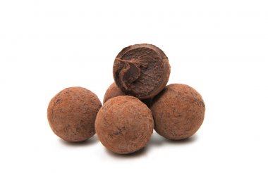 izole çikolata truffles 