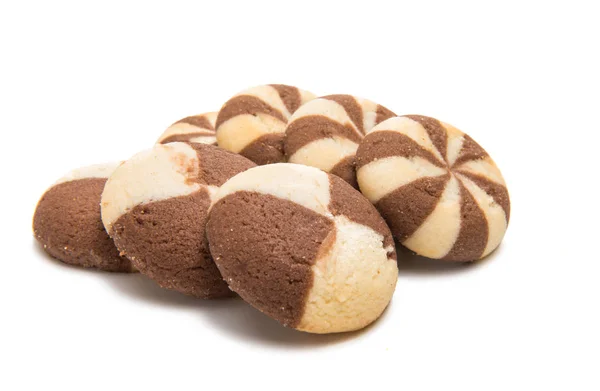 Gestreepte koekjes met chocolade geïsoleerd — Stockfoto