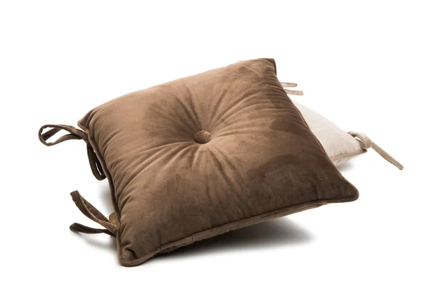 Miękkie poduszki na krzesło na białym tle — Zdjęcie stockowe
