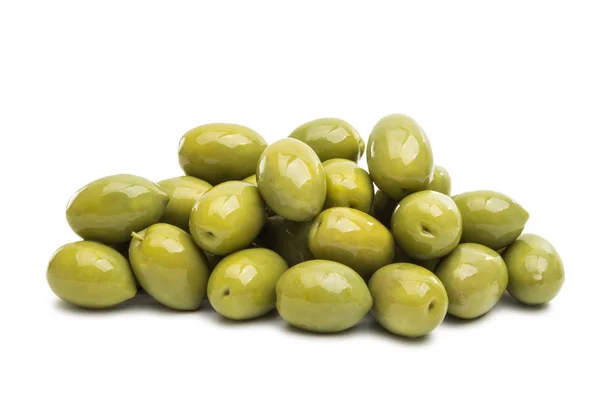 Zielone oliwki na białym tle — Zdjęcie stockowe