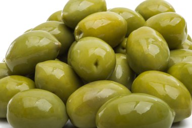 Yeşil Zeytin izole 