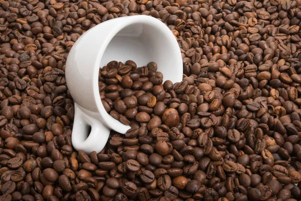 Кава в зернах крупним планом — стокове фото
