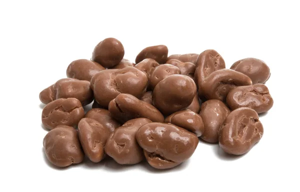 Frutos secos en chocolate aislado — Foto de Stock