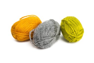 Renkli iplik izleri izole edilmiş 