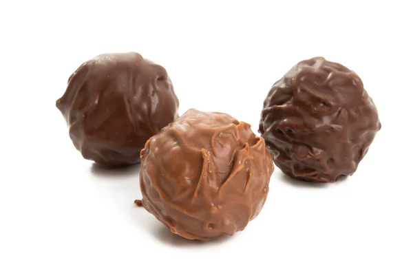 Trufas de chocolate aisladas —  Fotos de Stock