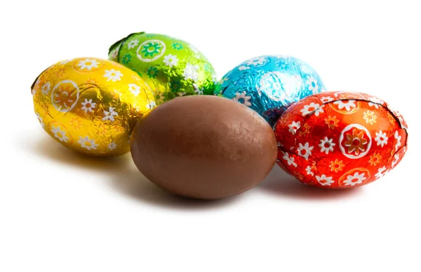 分离出的复活节巧克力蛋 — 图库照片