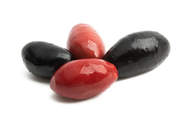 Olives rouges isolées — Photo