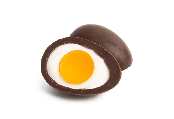 Huevos de chocolate aislados —  Fotos de Stock