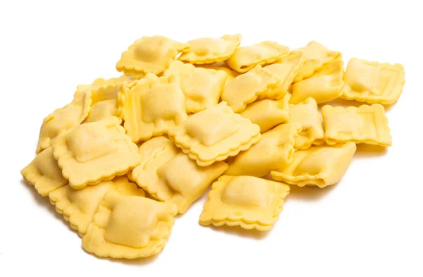 Italienska ravioli isolerade — Stockfoto