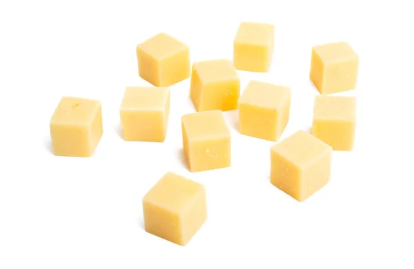白地に隔離されたチーズキューブ — ストック写真
