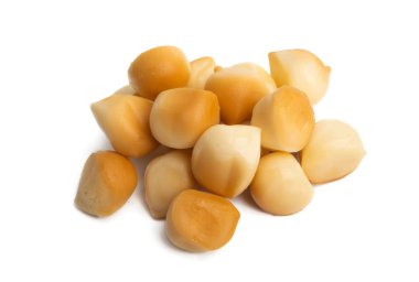 Tütsülenmiş Slovak peyniri beyaz arka planda izole edilmiş