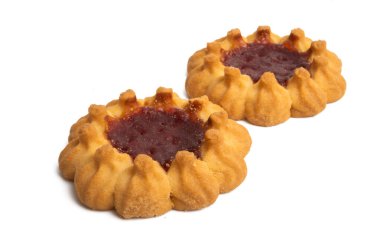 Beyaz arkaplanda izole edilmiş reçelli çerez