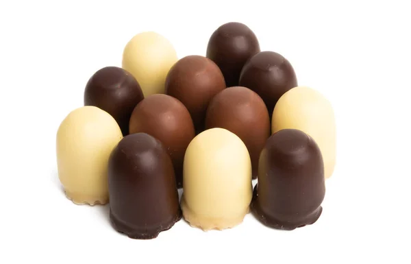 Beijos Chocolate Isolado Fundo Branco — Fotografia de Stock