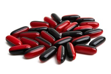 tıbbi kapsüller beyaz arkaplanda izole