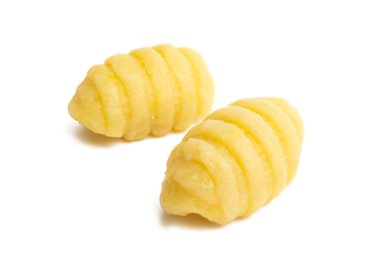 Patates gnocchi beyaz arka planda izole