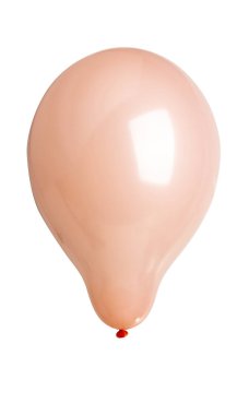 Beyaz arkaplanda izole edilmiş helyum renkli balonlar