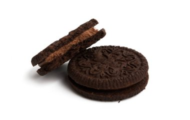 Beyaz arkaplanda çift ince çerez