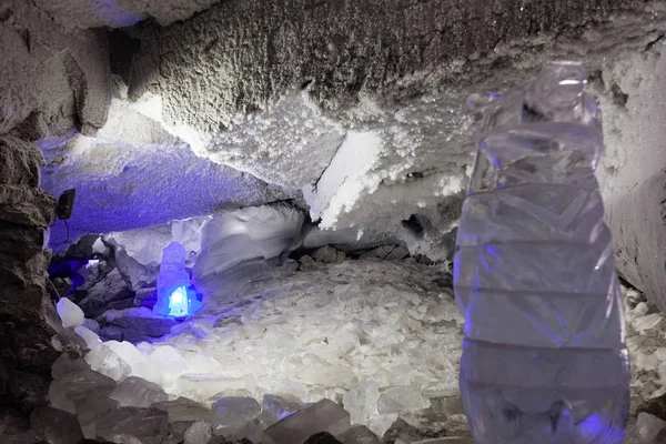 Великолепный грот в ледяной пещере Кунгур — стоковое фото