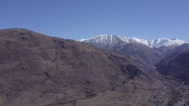 Altay Dağları. Güzel yayla manzara. Rusya. Sibirya. Quadcopter uçakla. Üstten Görünüm