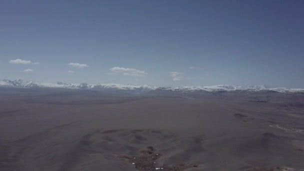 Altajbergen. Vackra highland landskap. Ryssland. Sibirien. Flyg på quadcopter. Ovanifrån — Stockvideo