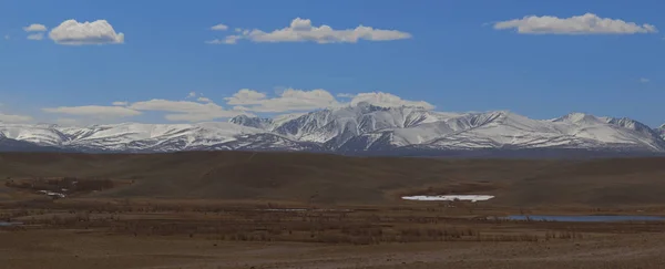 Altai. wunderschöne Hochlandlandschaft. Russland. Sibirien. — Stockfoto