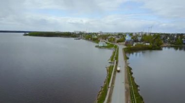 Şehir panoraması. Üstten Görünüm. Perm Krai Dobryanka. Timelapse
