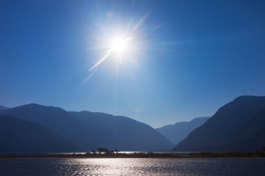 Teletskoye göl Dağları. Altay Rusya