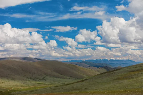 Montagne Altai. Bellissimo paesaggio altopiano. Mongolia — Foto Stock