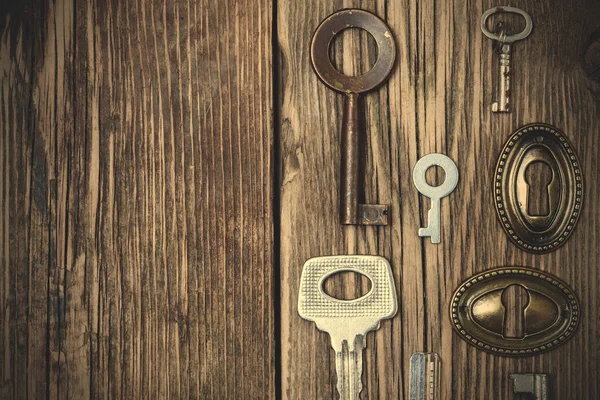 vintage keys and keyholes
