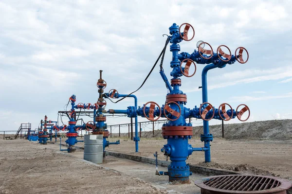 Campo petrolífero. Concepto industria del petróleo y el gas . —  Fotos de Stock