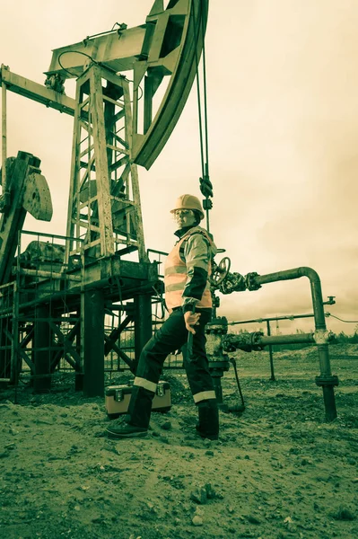 Trabajador de la industria del petróleo y gas . — Foto de Stock