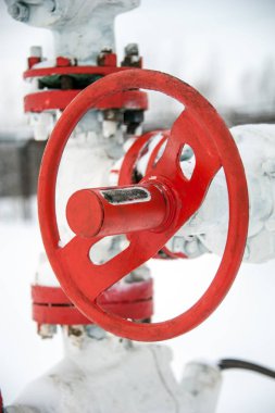 Petrol üretim hattı valfleri.