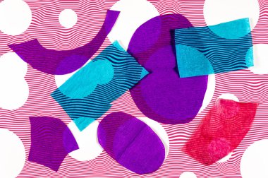 Çağdaş sanat soyut mod tahtası. Kağıt kesiğinden yapılmış el yapımı kolaj. Karışık ortam dokusu arka planı. Trend sanatı, yaratıcı zine kültürü.