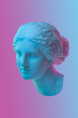 Venus de Milo heykeli. Antik Yunan heykeli Venüs veya Afrodit kafası olan yaratıcı renkli neon imge. Webpunk, buhar dalgası ve gerçeküstü sanat tarzı. Pembe ve mavi duoton efektleri.
