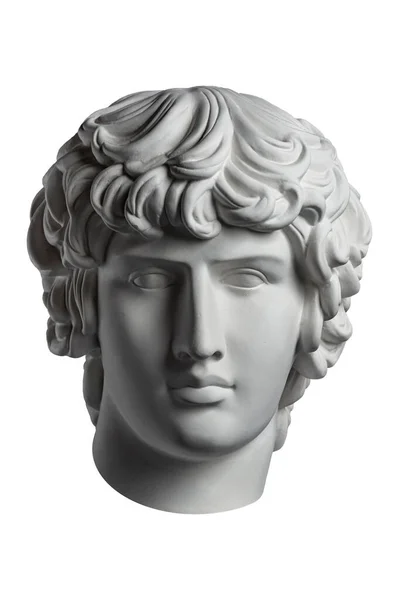 有名な古代の像の石膏のコピー白い背景に隔離された頭部。プラスターアンティーク彫刻の若い男の顔。ルネサンス時代。肖像画. — ストック写真