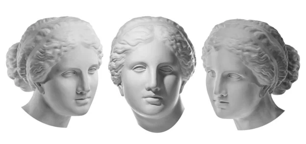 Trois copies de gypse de l'ancienne statue tête de Vénus isolée sur fond blanc. Plâtre sculpture femme visage . — Photo