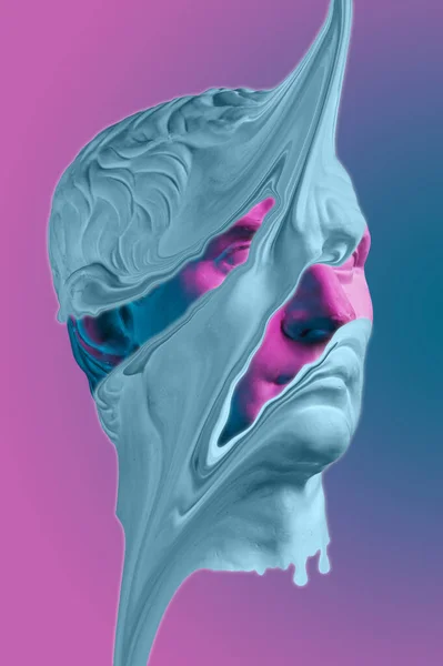 Зіткнення з штукатурною античною скульптурою людського обличчя в стилі поп-арту. Творча концепція кольорового неонового зображення з древньою головою статуї. Cyberpunk, webpunk і surreal style poster. — стокове фото