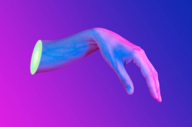 Bir pop sanat kolajı tarzında neon renkli verin. Posterler, afişler, duvar kağıtları için insan avuç içiyle modern psikedelik yaratıcı öğeler. Uzayı metin için kopyala. Dergi tarzı şablon. Zine kültürü.