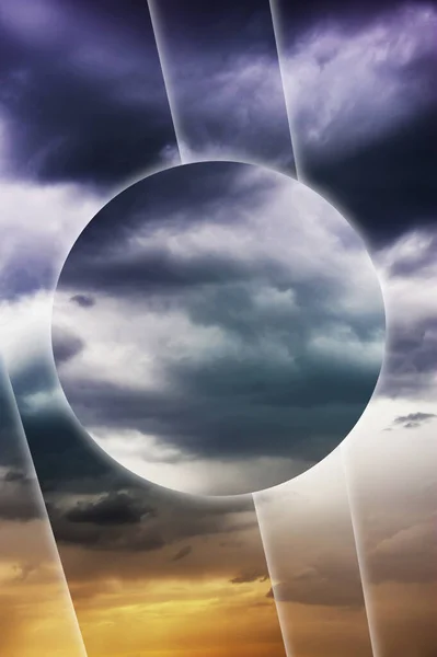 Esthetische moderne kunst collage met wolken lucht in stijl van de jaren 80-90. Echte natuurlijke lucht compositie in heldere neon kleuren. Vaporwave, Cyberpunk, Synthwave, webpunk en surrealistische stijl. Zincultuur. — Stockfoto