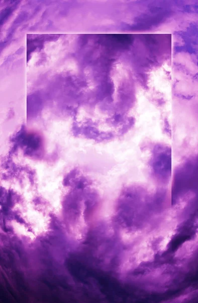 Estetisk modern konst collage med moln blå himmel i stil med 80-90-talet. Real naturlig himmel sammansättning i ljusa neon färger. Vaporwave, Cyberpunk, Synthwave, webpunk och surrealistisk stil. Zinkodling. — Stockfoto