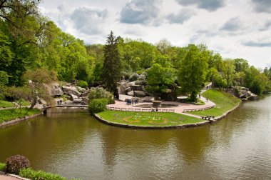 Uman, Ukrayna Sofiyivsky parkta göl kenarında güzel manzara