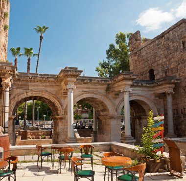 Antalya Kaleiçi'nde Hadrian Kapısı