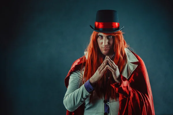 Retrato de actor de circo irónico en esmoquin . —  Fotos de Stock