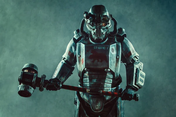 Cyber punk hummer ile çelik zırh fütüristik asker.