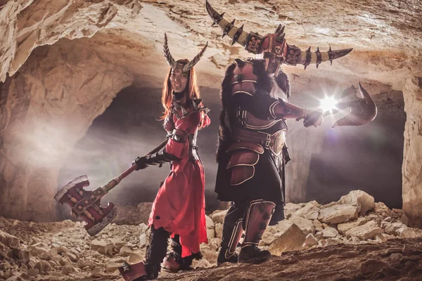 Ağır zırh yasak mağaralarda güçlü Şövalyeleri Muharebesi