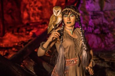 Beyaz baykuş ile güzel cadı.